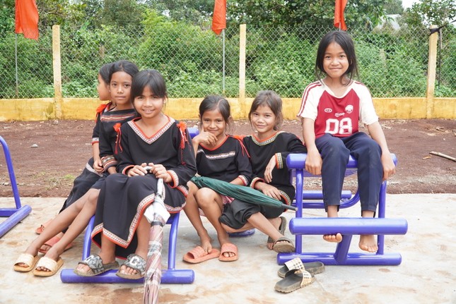 Khánh thành công trình bóng chuyền, sửa nhà rông, nhà văn hóa cộng đồng ở Gia Lai ảnh 5