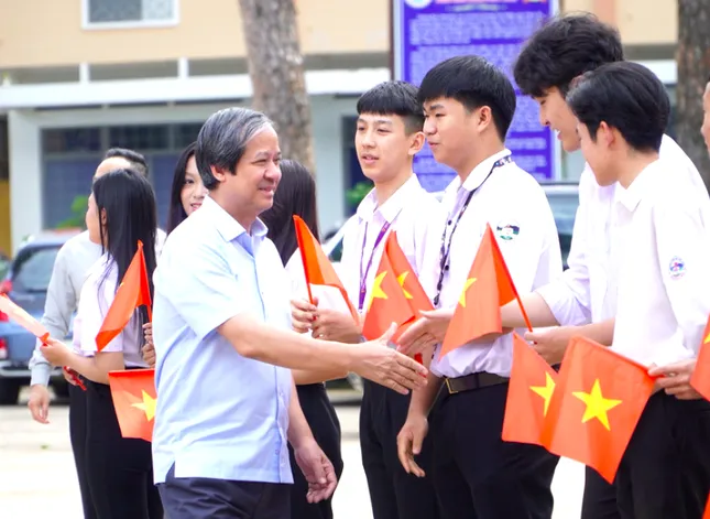 Bộ trưởng Giáo dục: In sao, vận chuyển đề thi... tất cả đều quan trọng ảnh 2