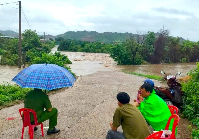 Mưa lớn ở Gia Lai khiến hàng trăm hộ dân bị cô lập ảnh 3