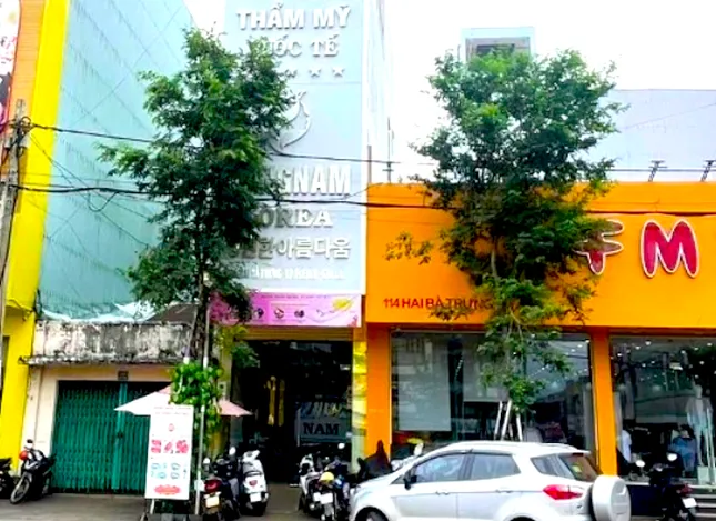 Tin mới vụ cơ sở thẩm mỹ không phép còn căng da mặt cho khách gần phòng bếp ảnh 2