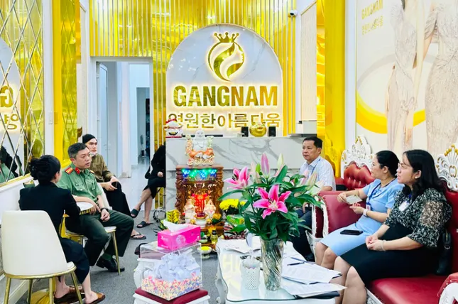 Tin mới vụ cơ sở thẩm mỹ không phép còn căng da mặt cho khách gần phòng bếp ảnh 1