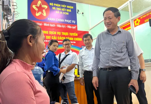 Đến xã biên giới, Chủ tịch tỉnh Gia Lai nhấn mạnh: &apos;Vùng này không thể nghèo được&apos; ảnh 2
