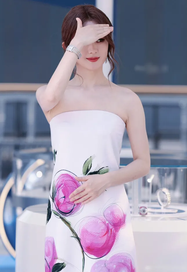 Triệu Lệ Dĩnh bị chê ảnh 4