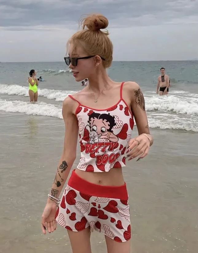 Thân hình 'da bọc xương' của con gái Choi Jin Sil ảnh 1