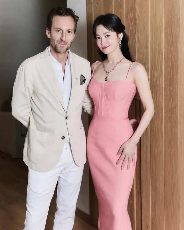 Song Hye Kyo bùng nổ nhan sắc ảnh 5