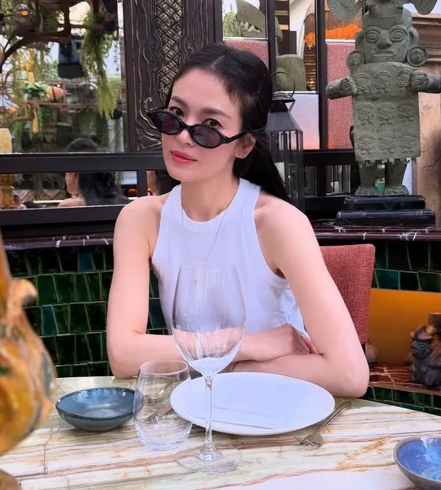 Song Hye Kyo bùng nổ nhan sắc ảnh 3