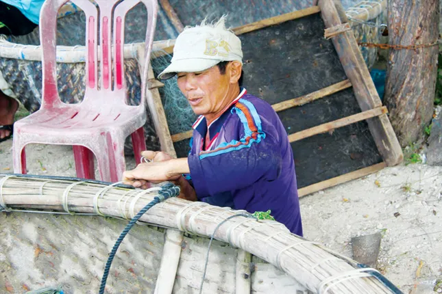 Nhận chìm gần 1 triệu m3 chất thải: Chưa yên trên bờ lại lo dưới biển ảnh 1