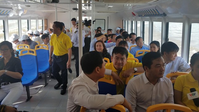 Trải nghiệm buýt sông Sài Gòn ảnh 1