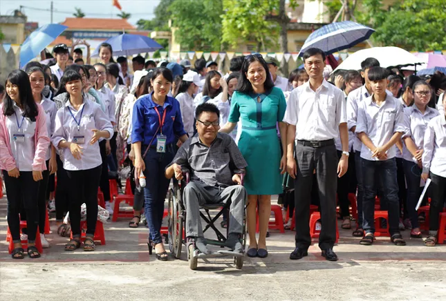 Trần Hồng Giang: Ngậm 'đũa thần' gõ vào thế giới ảnh 1