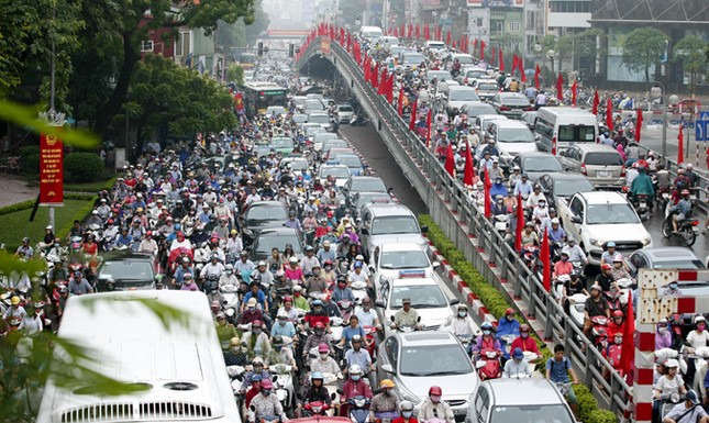 Cấm xe máy từ năm 2025? ảnh 1