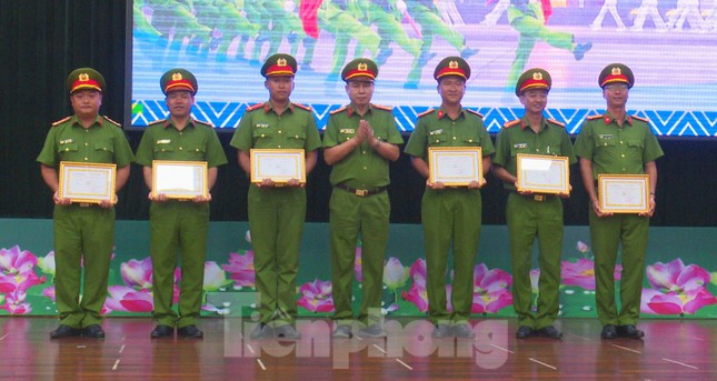 Bế mạc Hội thi Điều lệnh, bắn súng, võ thuật Công an Nhân dân ảnh 3
