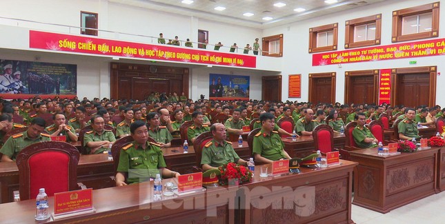 Bế mạc Hội thi Điều lệnh, bắn súng, võ thuật Công an Nhân dân ảnh 2