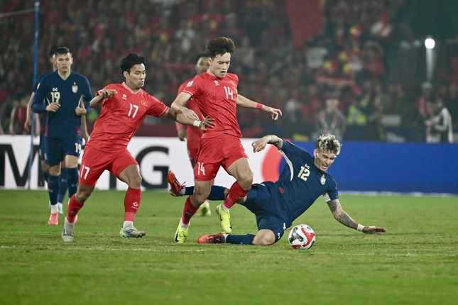 Đội tuyển Việt Nam áp đảo trong danh sách bầu chọn những vị trí hay nhất ASEAN Cup 2024 - Ảnh 2.