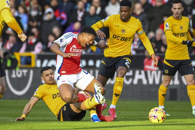 Arsenal thắng chật vật Wolves ảnh 14
