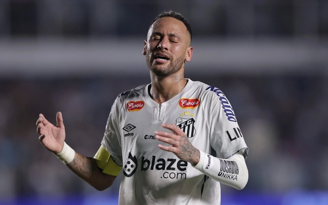 NHM Brazil chán nản, kêu gọi Neymar giải nghệ vì thi đấu quá tệ ở Santos ảnh 1