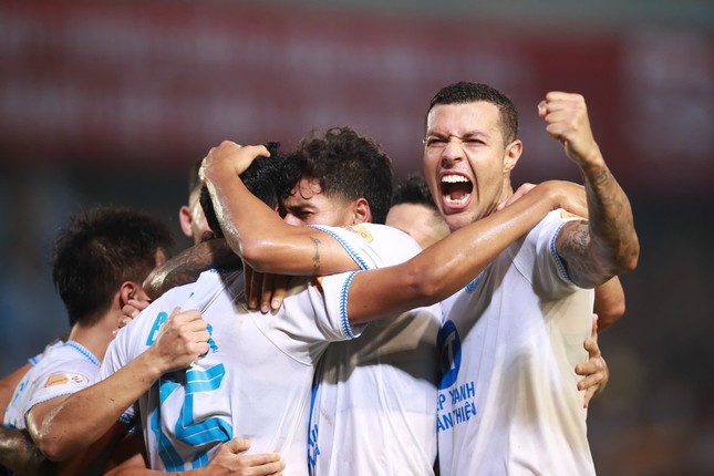 Đại phá HAGL, Nam Định chạm tay vào chức vô địch LPBank V-League 2024/25 ảnh 7