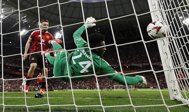 Thủ môn Andre Onana bị fan MU réo tên sau thất bại ở chung kết Cúp C2 ảnh 2