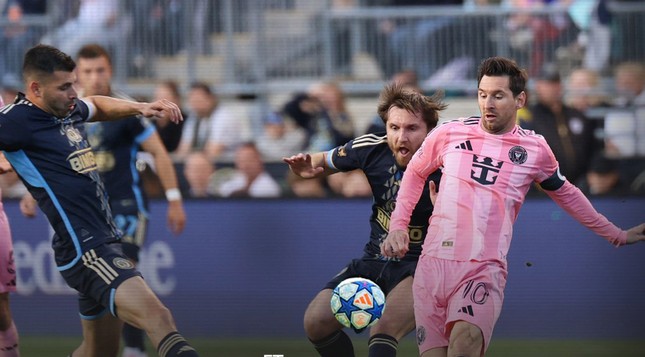 Messi lập tuyệt phẩm sút phạt giải cứu Inter Miami ảnh 2