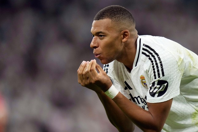 Kylian Mbappe trên đường giành danh hiệu an ủi ở mùa giải 2024/25 ảnh 1