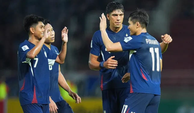 ĐT Thái Lan lại ghi bàn nhờ tình huống thiếu fair-play ảnh 2