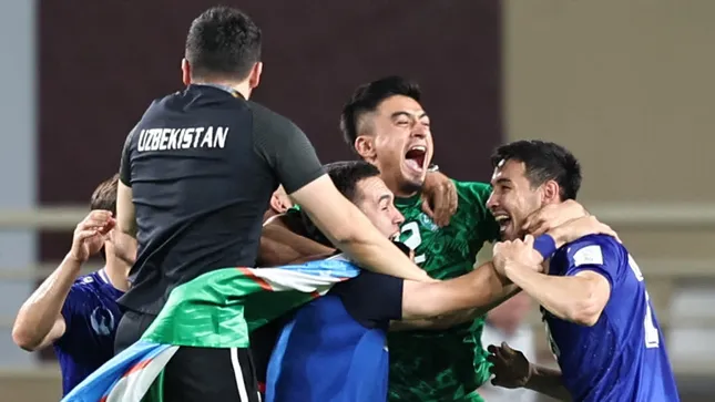Giành vé dự World Cup, các tuyển thủ Uzbekistan được tặng thưởng huân chương và xe hơi ảnh 1