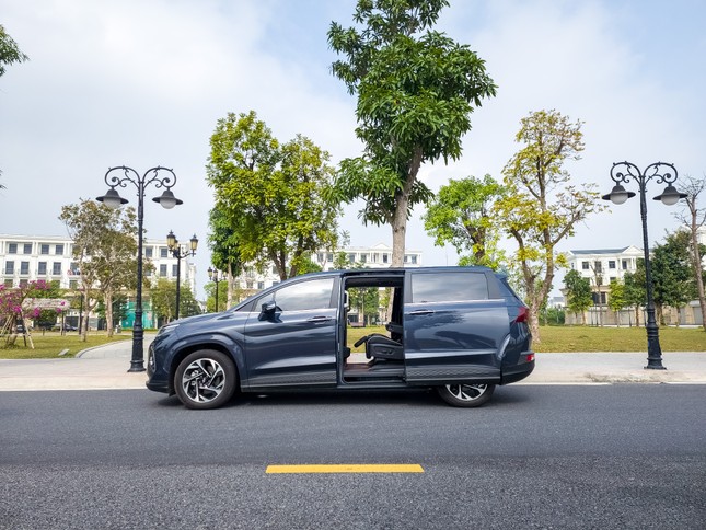 Đánh giá ưu, nhược điểm của mẫu MPV Hyundai Custin ảnh 4