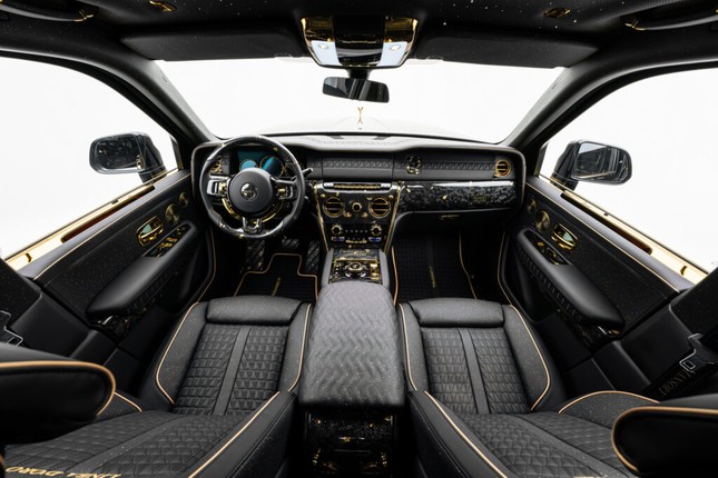 Chiêm ngưỡng siêu phẩm Rolls-Royce Cullinan bản độ dát vàng ảnh 7