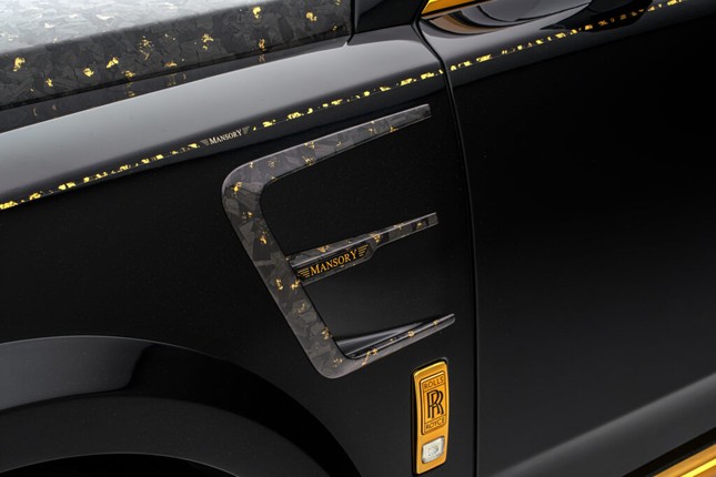 Chiêm ngưỡng siêu phẩm Rolls-Royce Cullinan bản độ dát vàng ảnh 18