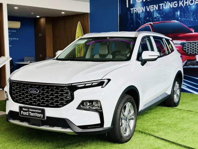 Cuộc đua hạ giá giữa hai mẫu xe &apos;hot&apos; nhất phân khúc SUV cỡ C ảnh 1