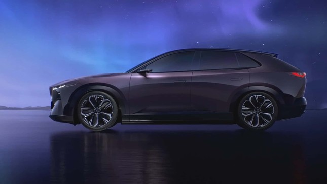 Mazda hé lộ hình ảnh đầu tiên về mẫu SUV điện hoàn toàn mới ảnh 6