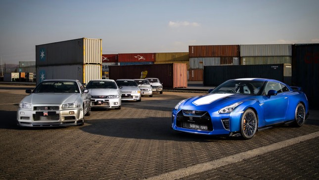 Xe thể thao huyền thoại Nissan GT-R chuẩn bị tái xuất ảnh 3