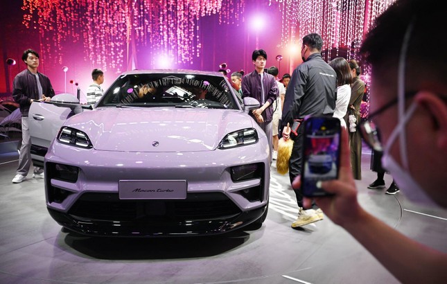 Porsche có thể ngừng bán xe điện tại Trung Quốc ảnh 1