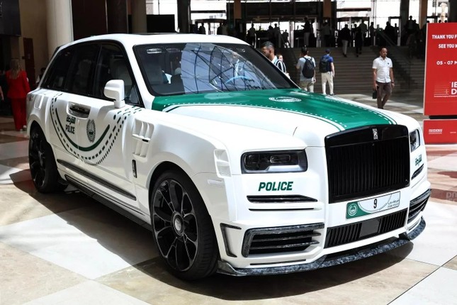 Dubai sử dụng Rolls-Royce Cullinan làm xe cảnh sát ảnh 2