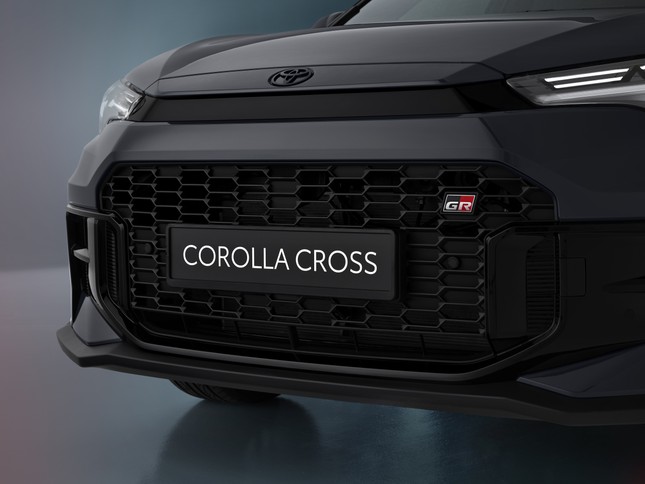 Toyota Corolla Cross 2025 bổ sung bản thể thao ảnh 8