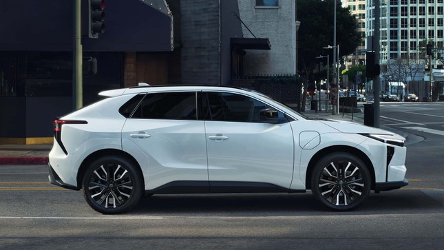 Toyota đổi tên mẫu xe điện chiến lược ảnh 2