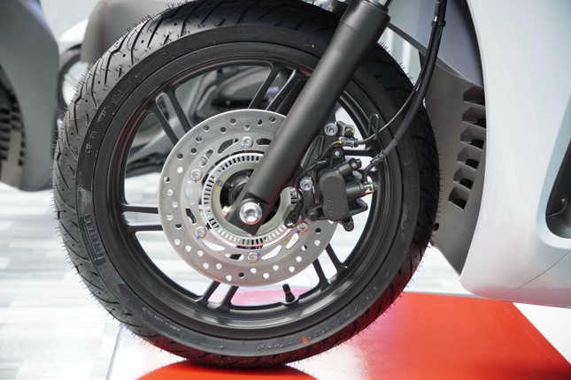 Honda SH 350i 2025 nhập Ý đầu tiên về Việt Nam ảnh 8