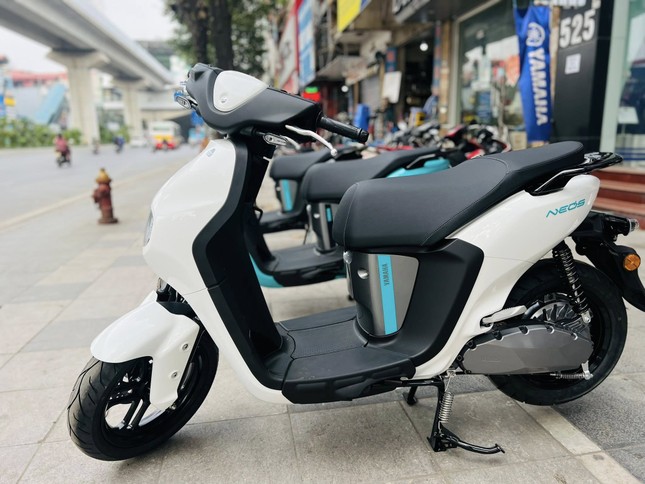 Nhiều mẫu xe máy điện giảm giá mạnh ảnh 2