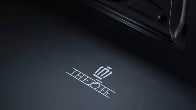 Toyota Crown ra phiên bản đặc biệt hai tông màu như Maybach ảnh 9