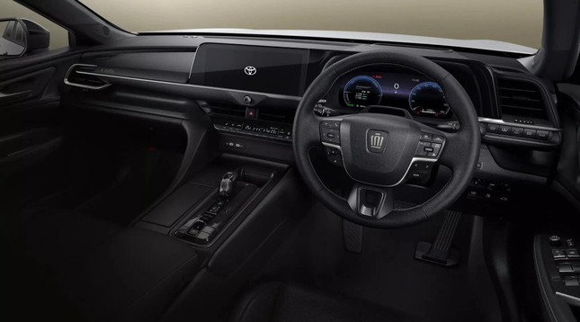 Toyota Crown ra phiên bản đặc biệt hai tông màu như Maybach ảnh 6