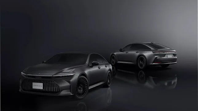 Toyota Crown ra phiên bản đặc biệt hai tông màu như Maybach ảnh 10