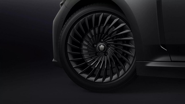 Toyota Crown ra phiên bản đặc biệt hai tông màu như Maybach ảnh 11