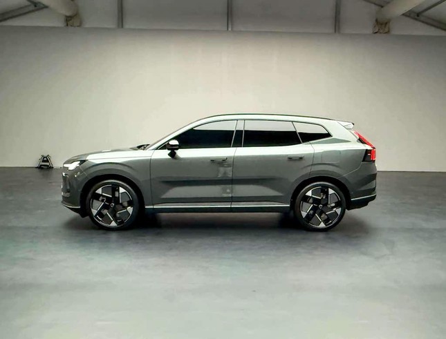 Ảnh thực tế mẫu SUV sắp được hồi sinh của Volvo ảnh 10