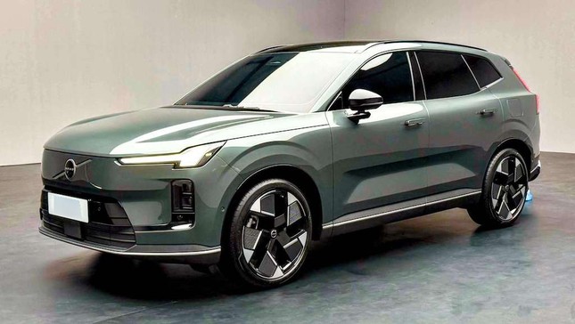 Ảnh thực tế mẫu SUV sắp được hồi sinh của Volvo ảnh 1