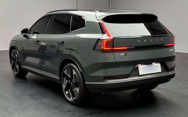 Ảnh thực tế mẫu SUV sắp được hồi sinh của Volvo ảnh 2