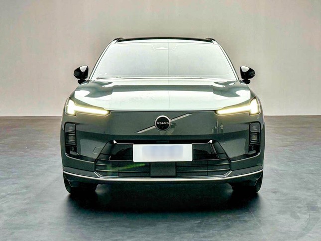 Ảnh thực tế mẫu SUV sắp được hồi sinh của Volvo ảnh 3