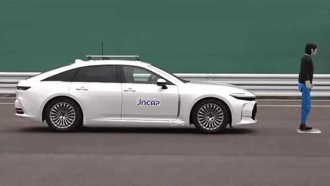 Toyota dẫn đầu nhóm xe Nhật an toàn nhất ảnh 1