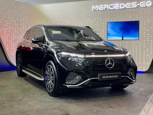 Nhiều mẫu xe sang giảm giá mạnh xả hàng tồn ảnh 1