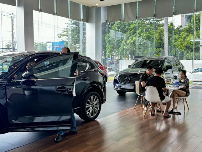 Thị trường ô tô trong nước vẫn chưa thể bật tăng ảnh 1