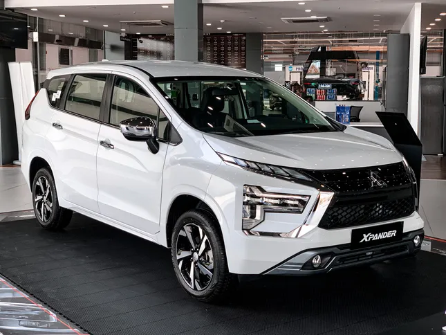 MPV cỡ nhỏ đua nhau giảm giá ảnh 1