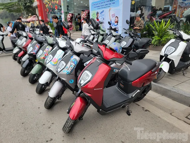 Thị trường xe máy Việt Nam tiếp đà tăng trưởng nhờ xe điện ảnh 1